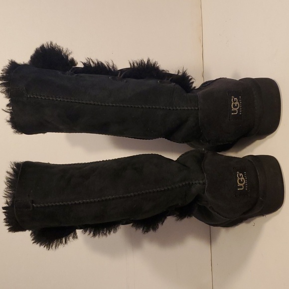Ugg Bailey Button Triplet II Boot In Black Size 8 - Picture 4 of 9